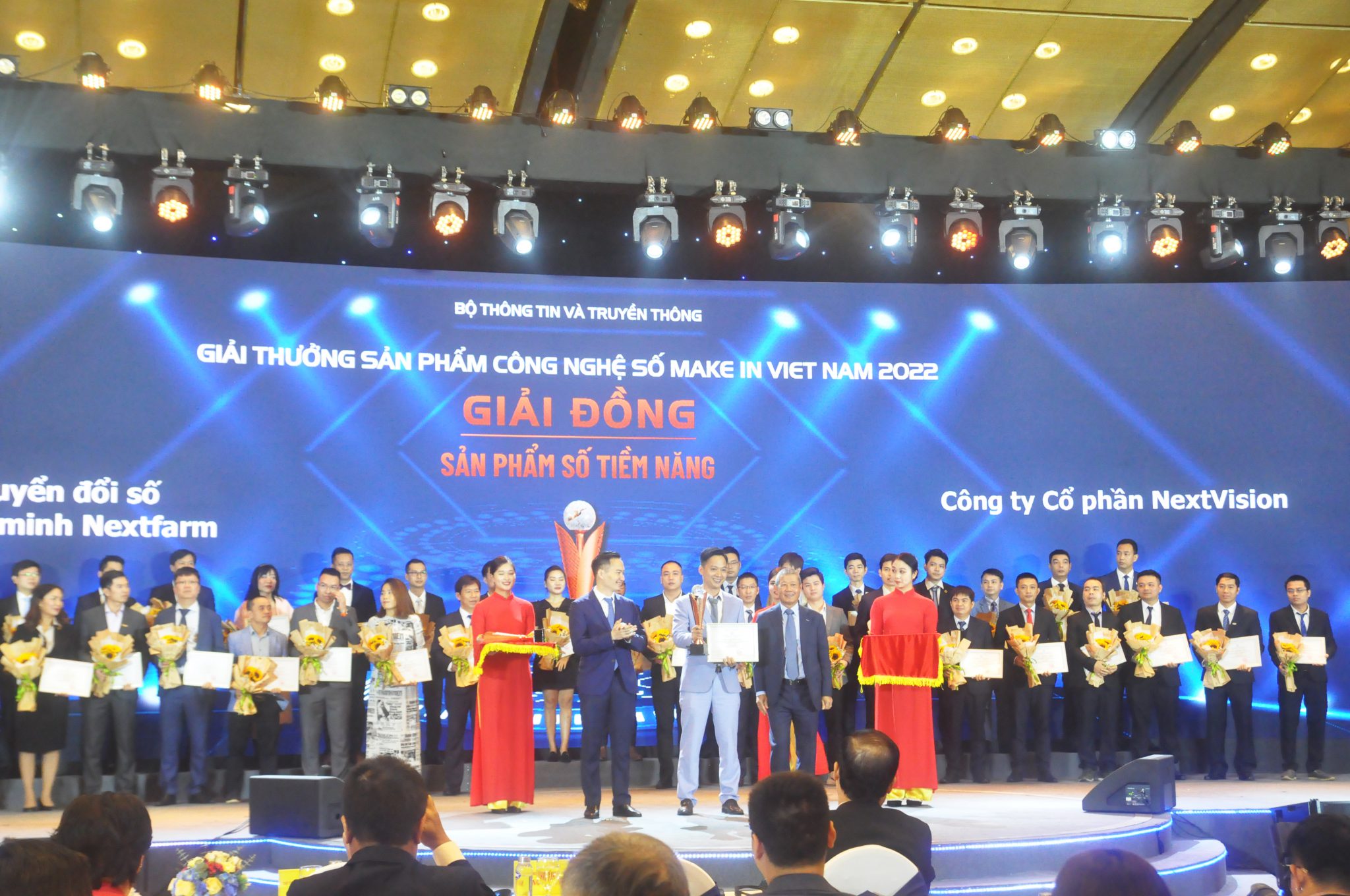 NextX vinh dự đạt giải 3 “Sản phẩm số tiềm năng Make in Việt Nam” do Bộ TT&TT tổ chức