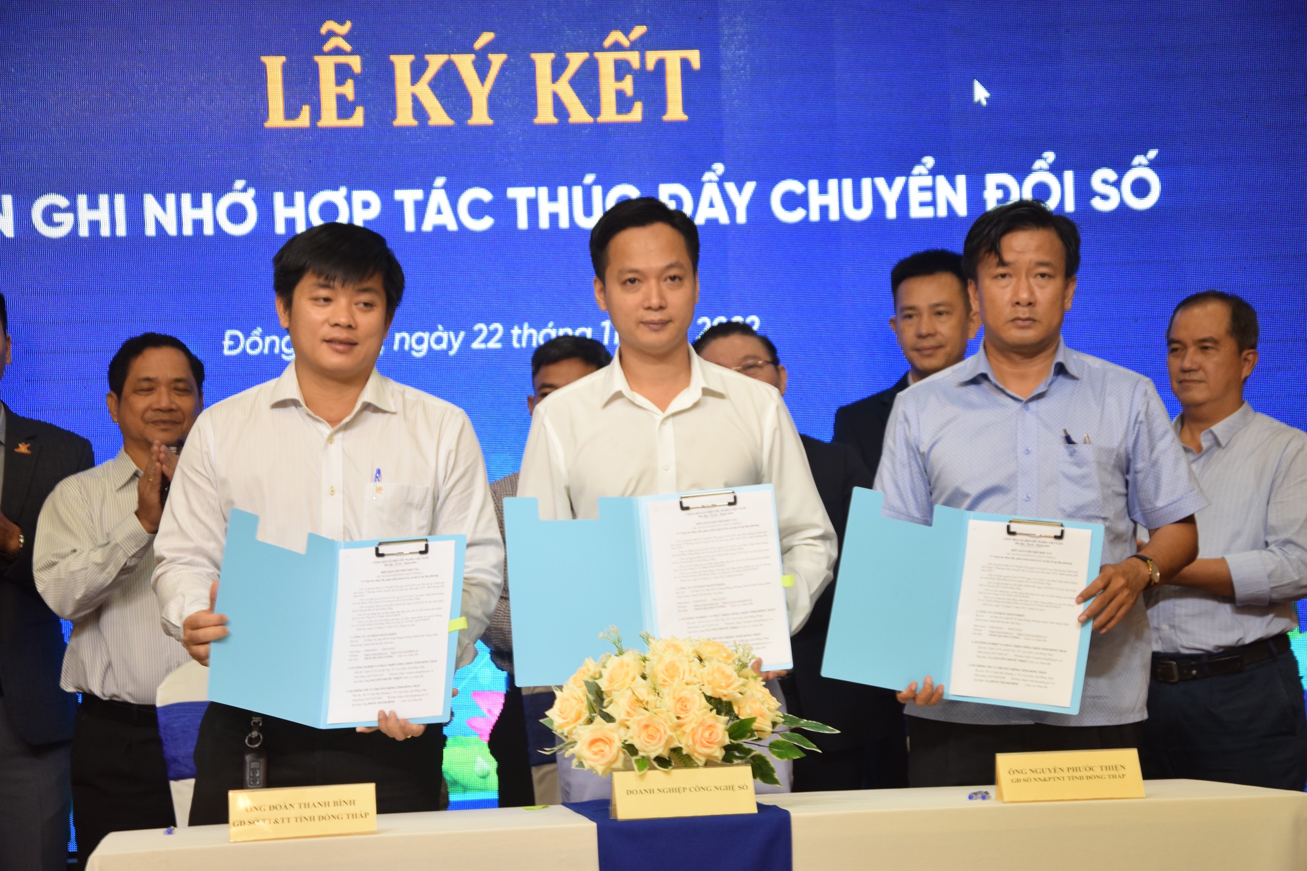CEO NextX ký biên bản ghi nhớ hợp tác thúc đẩy chuyển đổi số TT&TT và NN&PTNT tỉnh Đồng Tháp